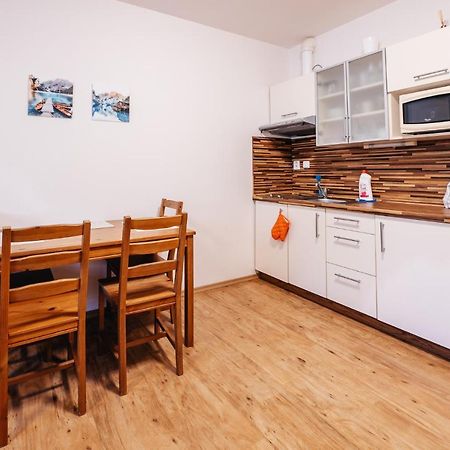 Lipno Nad Vltavou - Apartman 23 - Wifi, Parking, Netflix Luaran gambar